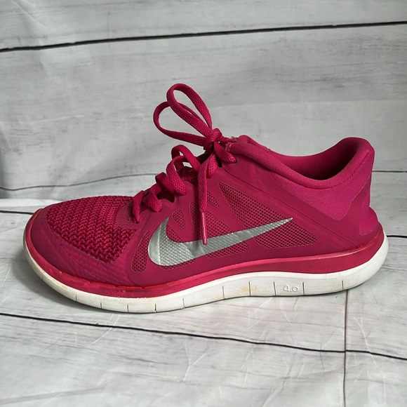 Women’s Nike Classic Free RN Training Running Shoes Size 7.5  Pink/Silve… - Picture 8 of 11
